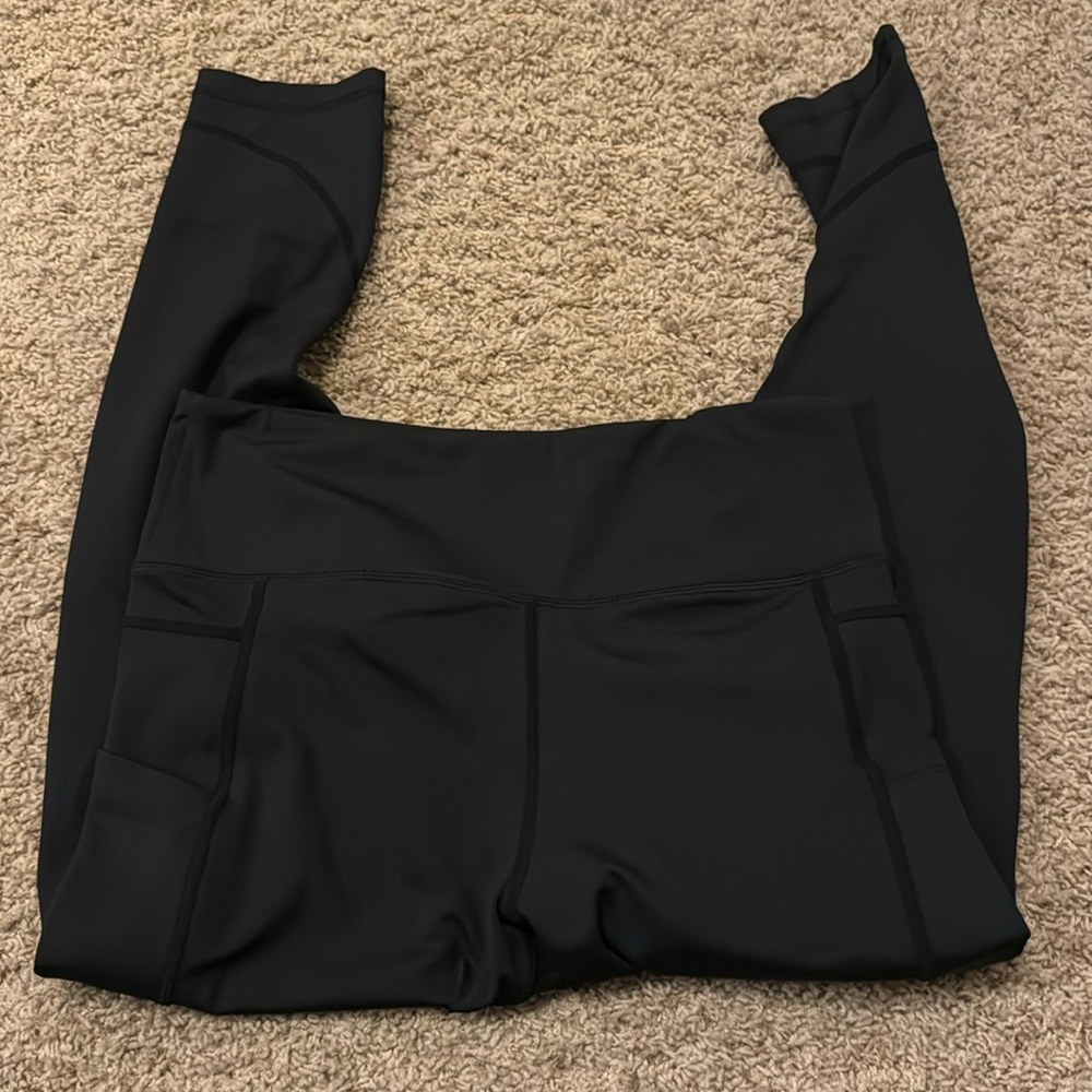 Zyia light n tight pocket 7/8 leggings